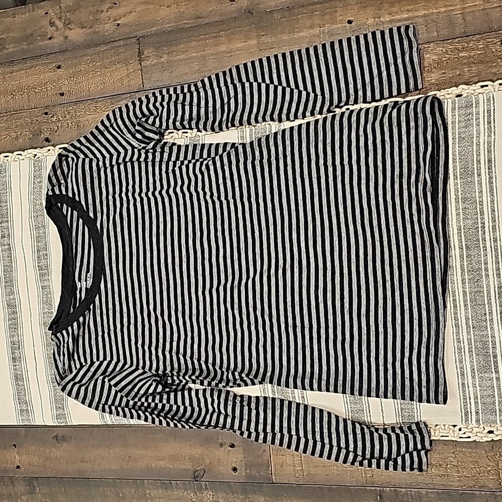 Pre-Owned Gap Small Women's Top "The Essential Crew" Long Sleeve Black/Gray